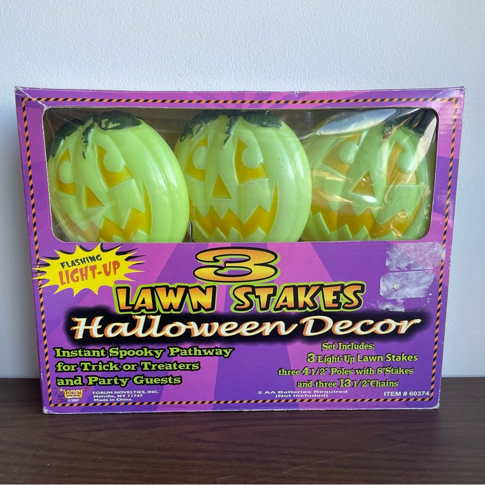2007 Forum Pumpkin Light Up Lawn Stakes